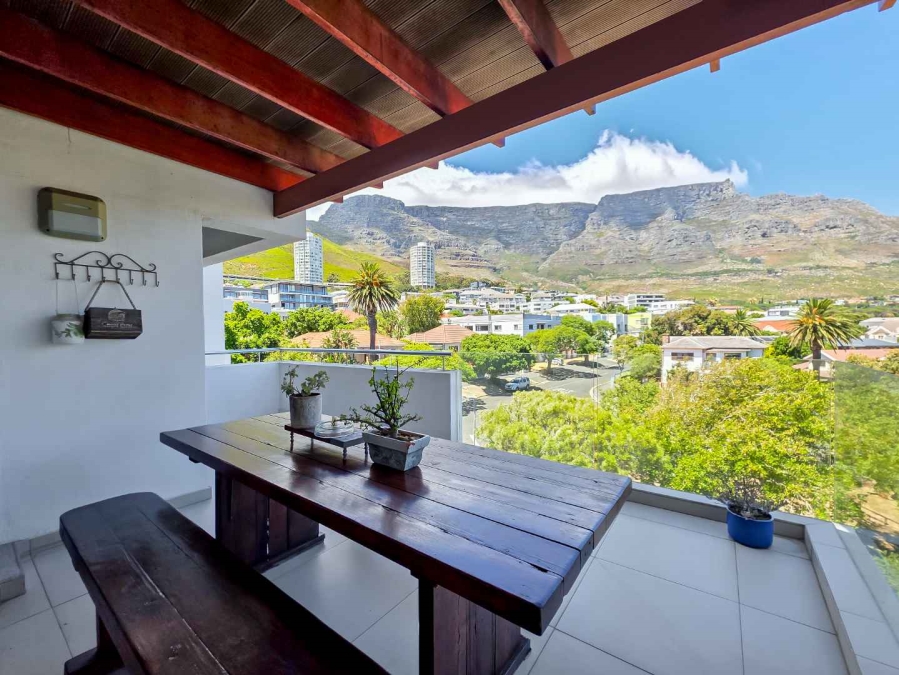 To Let 2 Bedroom Property for Rent in Vredehoek Western Cape